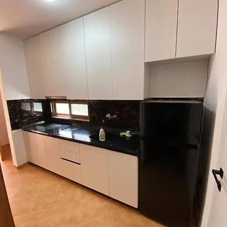 Garden Ardo Golem (Tirana)