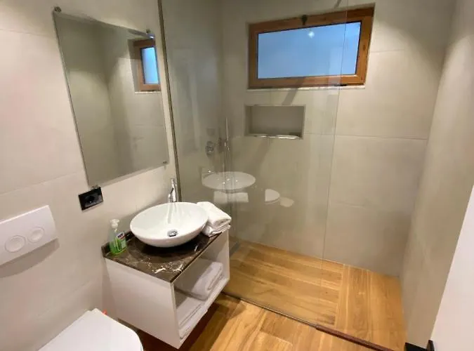 Garden Ardo Golem (Tirana)